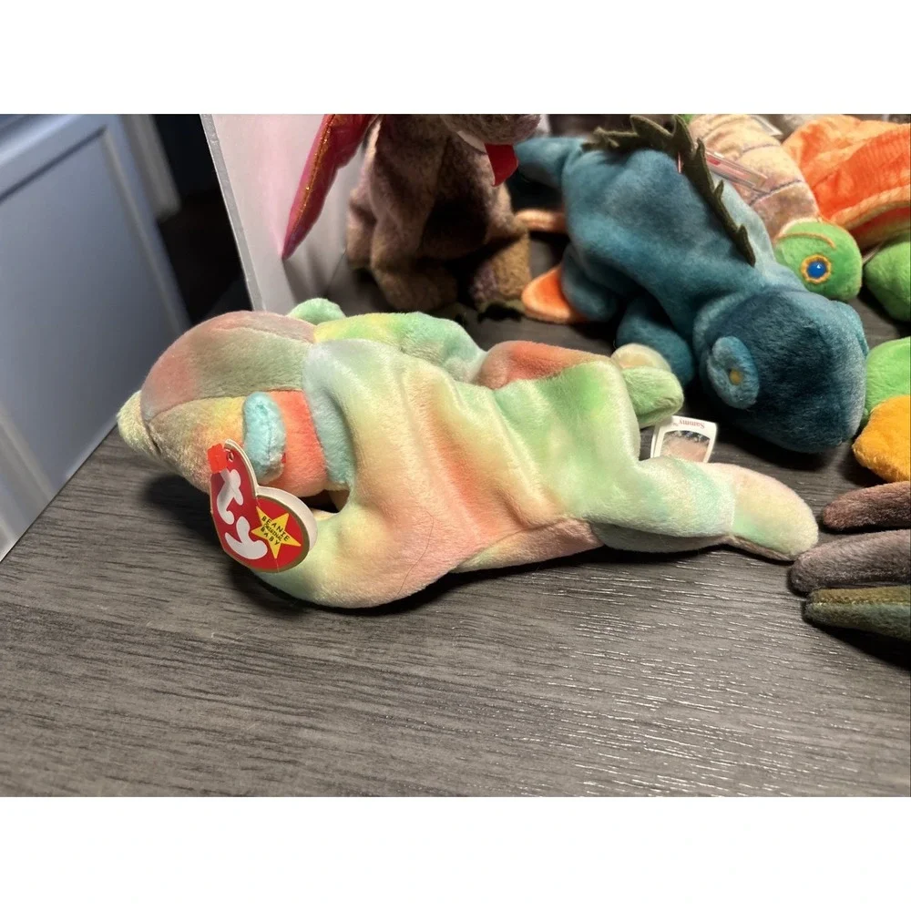 Lot Of 17 TY Beanie Babies - All with Tags Except 3 Frog Crab Pelican Bear Aruba